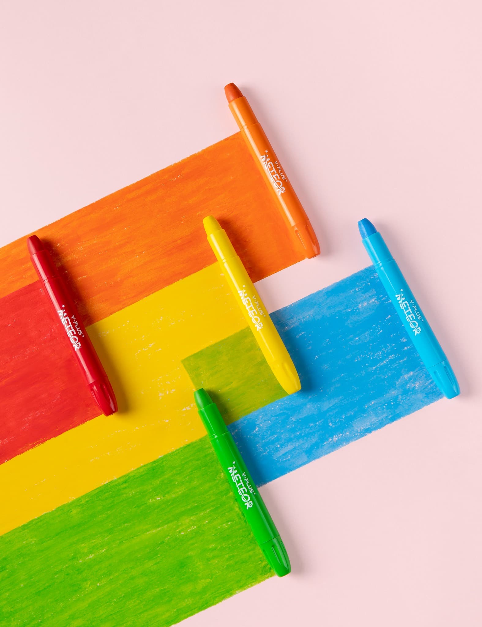 Crayons Y-Plus+ Meteor et leurs tracés de couleur